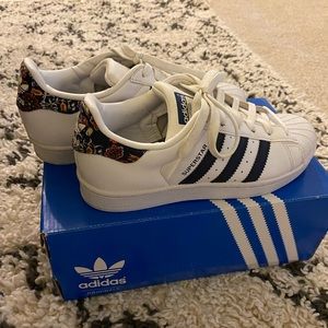 Adidas Superstar Originals Floral Black Stripes Size 5.5